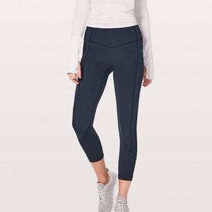 Lululemon: All the right places black capris